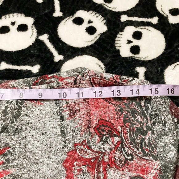 NORTHERN REFLECTIONS Red grey black floral sweater w/ lace trim MEDIUM LARGE XL - Picture 12 of 16